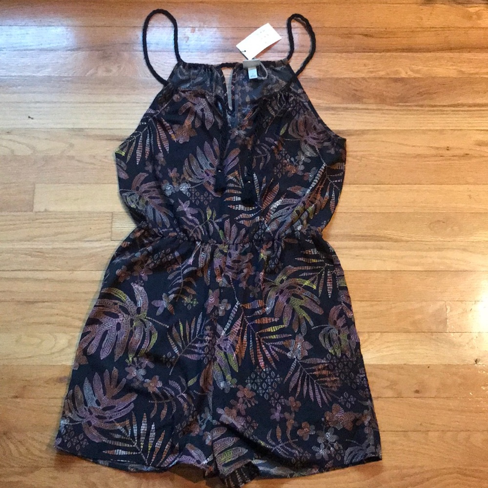 ✨NWT A New Day Black Multi Tropical Romper